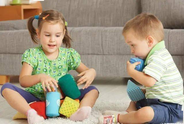 高铁上，有乘客被砸伤！这名珠海护士挺身而出……